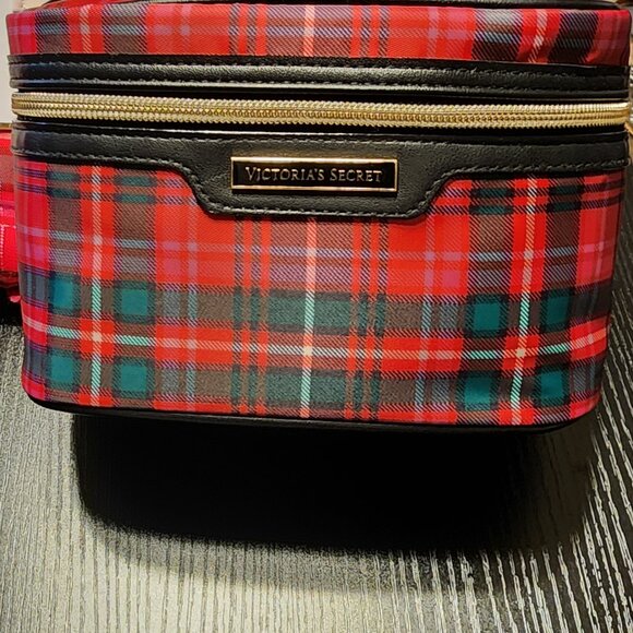 Victoria secret makeup bag - Picture 2 of 3